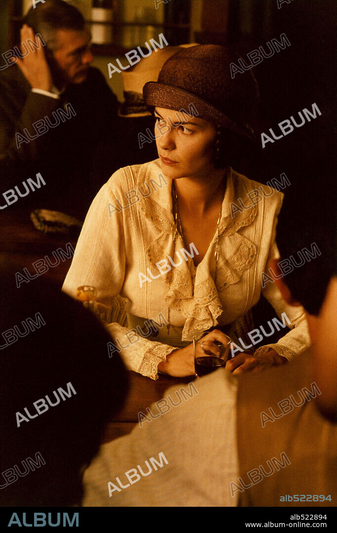 AUDREY TAUTOU in A VERY LONG ENGAGEMENT, 2004 (UN LONG DIMANCHE DE FIANÇAILLES), directed by JEAN-PIERRE JEUNET. Copyright WARNER BROS. / CALVO, BRUNO.