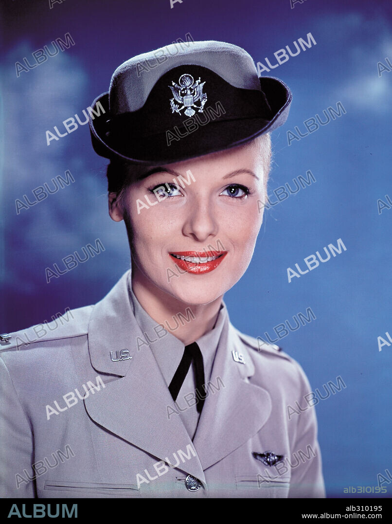 MARGO MOORE in WAKE ME WHEN IT'S OVER, 1960, directed by MERVYN LEROY. Copyright MERVYN LEROY PRODUCTIONS INC.