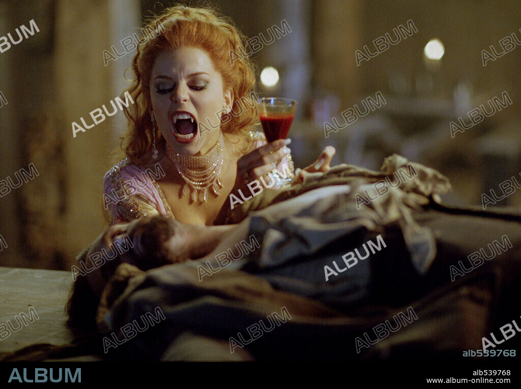 ELENA ANAYA in VAN HELSING, 2004, unter der Regie von STEPHEN SOMMERS. Copyright UNIVERSAL.