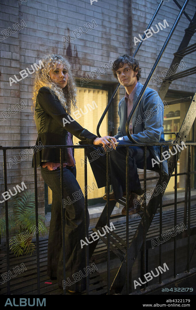 JACK QUAID y JUNO TEMPLE en VINYL, 2016, dirigida por MARTIN SCORSESE y MICK JAGGER. Copyright HOME BOX OFFICE (HBO).