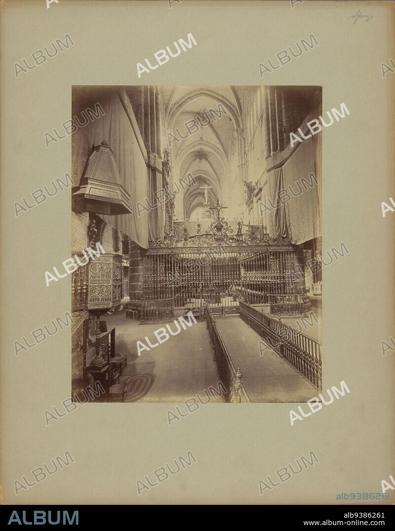 Interior of the Cristo de la Luz in Toledo, Intérieur de la Chapelle du Christ de la Luz Tolède (title on object), anonymous, Toledo, c. 1875 - c. 1900, cardboard, albumen print, height 279 mm × width 220 mm.