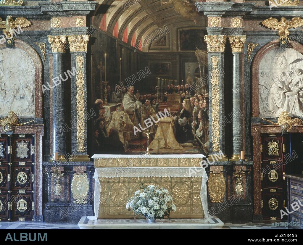 Sacristía General del Monasterio de San Lorenzo de El Escorial, empezado a construir en el año 1563. Altar, con "Santa Comunión del Rey Carlos II", pintada por Claudio Coello. Província de Madrid, España.