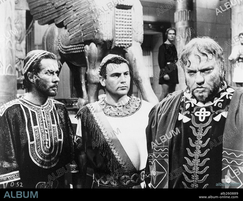 MASSIMO SERATO and ORSON WELLES in DAVID AND GOLIATH, 1960 (DAVID E GOLIAT). Copyright DUBRAVA FILM.