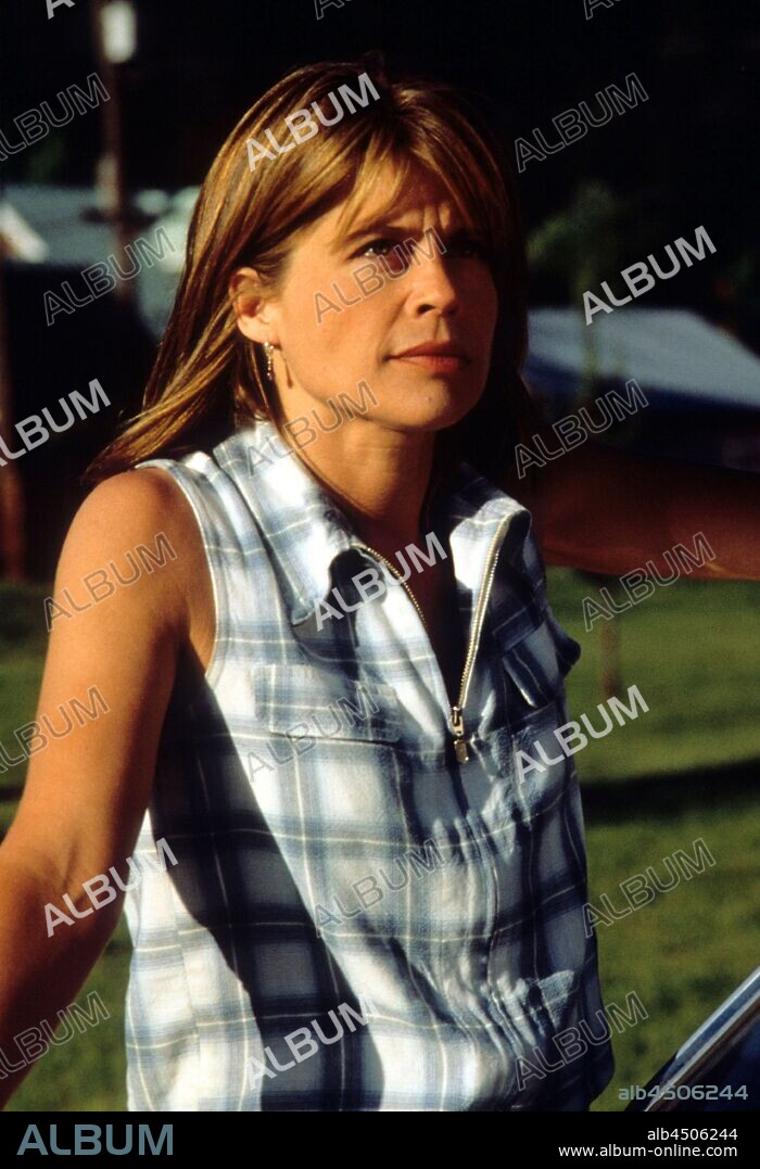 LINDA HAMILTON en UN PUEBLO LLAMADO DANTE'S PEAK, 1997 (DANTE'S PEAK), dirigida por ROGER DONALDSON. Copyright PARAMOUNT/UNIVERSAL/MGM.