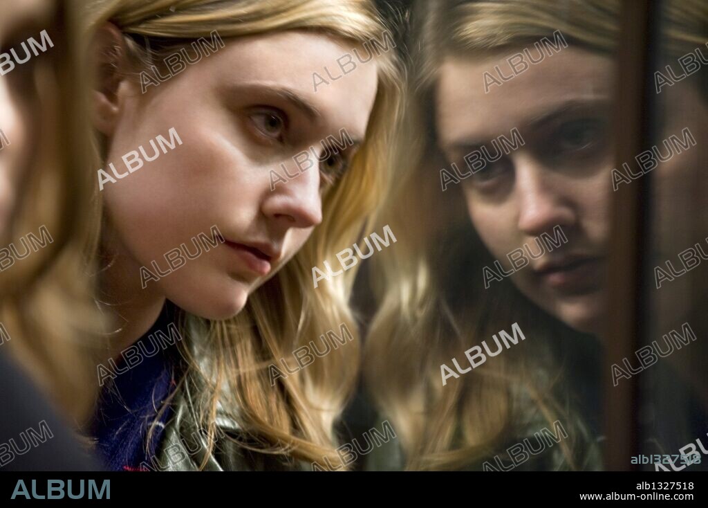 GRETA GERWIG in GREENBERG, 2010, directed by NOAH BAUMBACH. Copyright SCOTT RUDIN PRODUCTIONS.