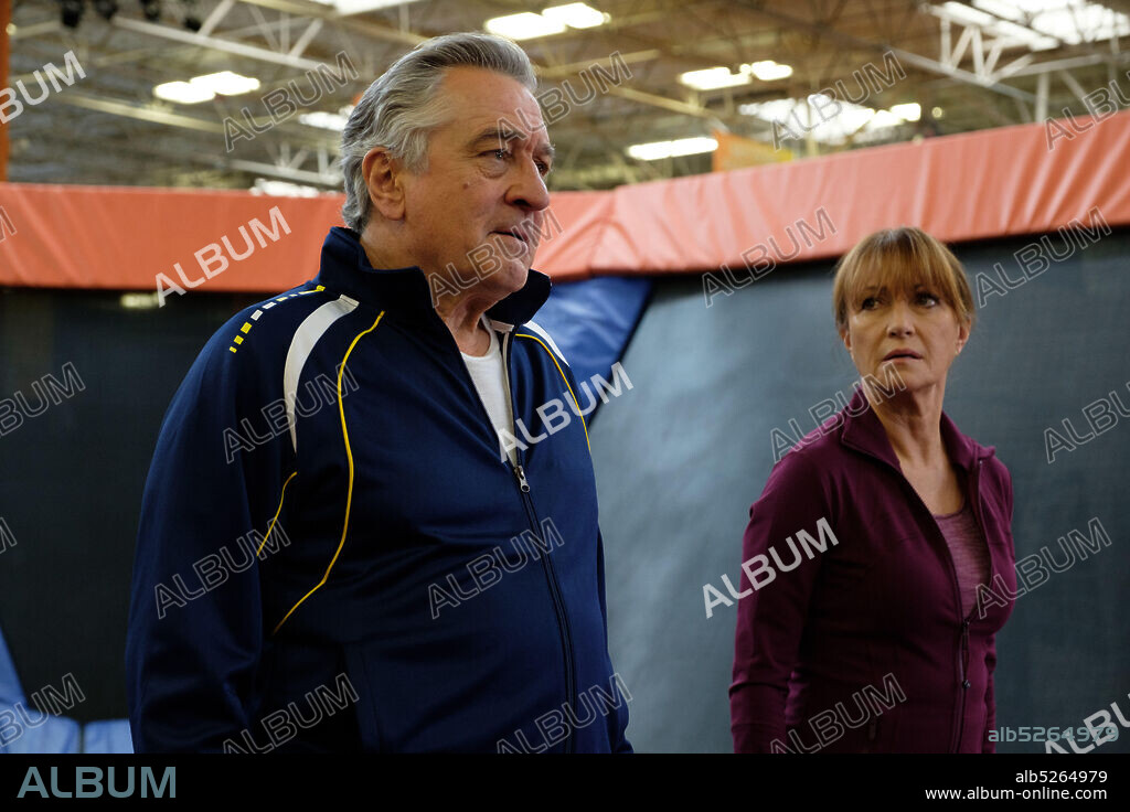 JANE SEYMOUR und ROBERT DE NIRO in IMMER ÄRGER MIT GRANDPA, 2020 (THE WAR WITH GRANDPA), unter der Regie von TIM HILL. Copyright MARRO FILMS.