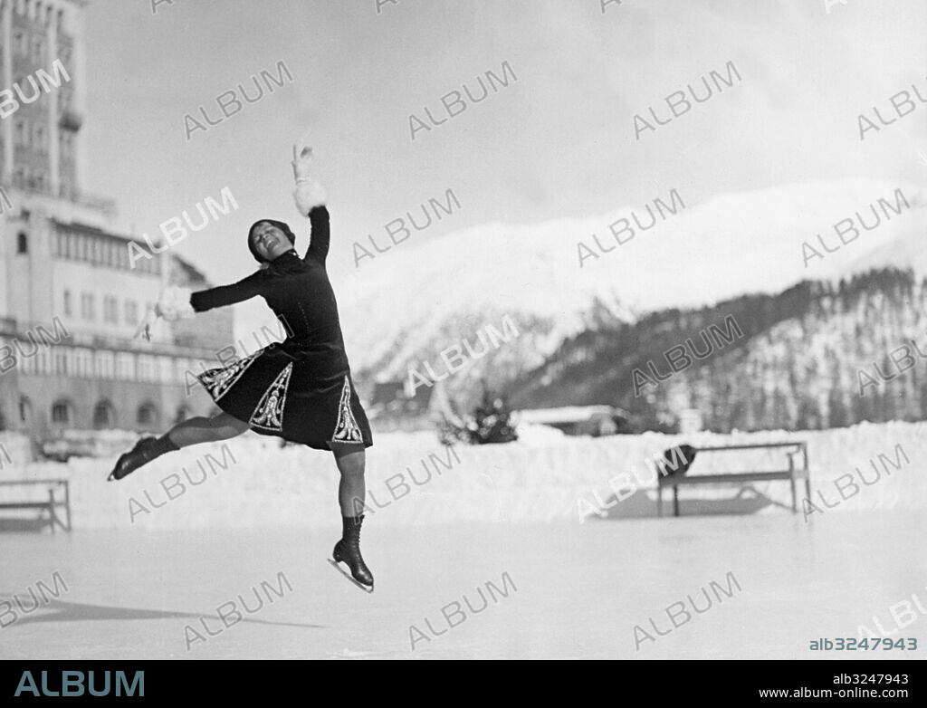 Orig. bildtext... PRACTISING FOR THE SECOND WINTER SPORTS OLYMPIC GAMES at St. Moritz. Photo shows Miss Beatrice Loughram, one of the American entries for the single and double figure skating competitions. She was second in the single competitions at the Olympic Gamed at Chamonix in 1924. In the double this year, she is paired with Sherwin Badger, of New York. Anm. B Loughran, 1900-1975, amerikansk konståkerska, tre olympiska medaljer i konståkning 1924, 1928, 1932. Inför OS i Sankt Moritz 1928 Vinter-OS Broderier Hoppa Kjolar Skridskor CD576 persons: BEATRIX LOUGHRAN sites: SANKT MORITZ;SCHWEIZ;USA* PhotoDate:1928-??-??.