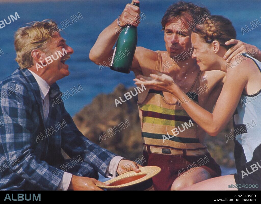RUDOLF NUREJEV and SEYMOUR CASSEL in VALENTINO, 1977, directed by KEN RUSSELL. Copyright UNITED ARTISTS.