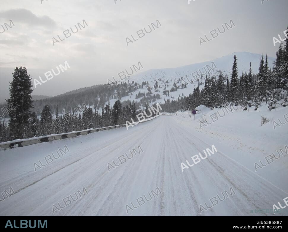 Sibirien, Chakassien, Sajangebirge, Sajan, Westsajan, Fernstrasse nach Abakan.