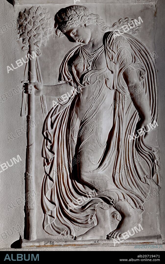ESCULTURA-BACANTE (BAJORELIEVE NEO-ATICO).