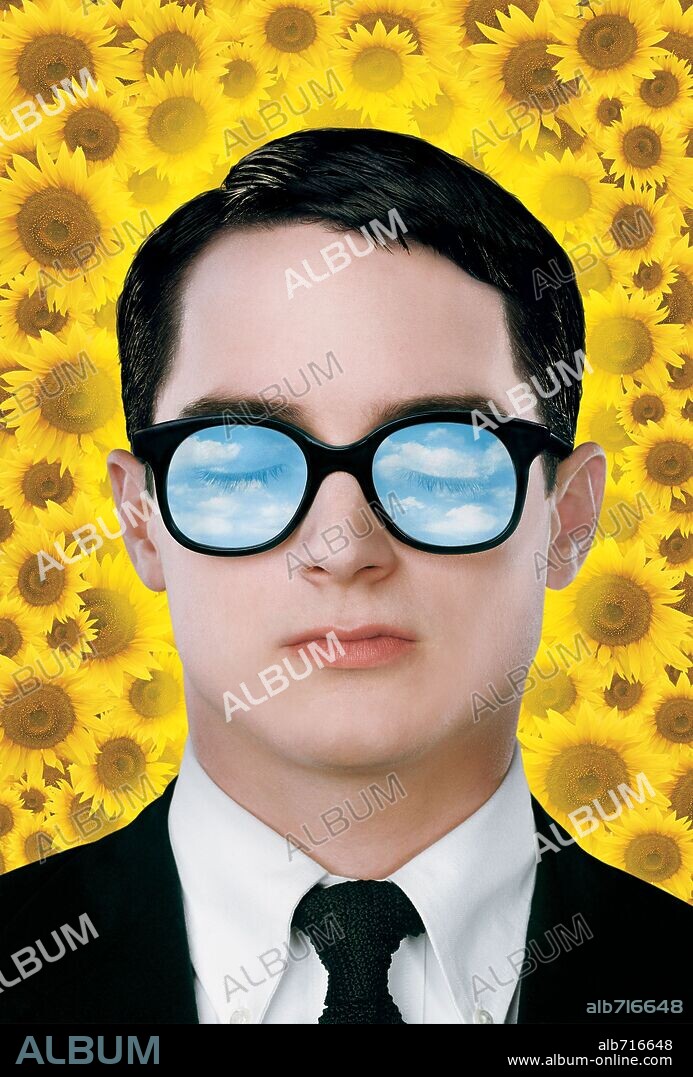 ELIJAH WOOD in EVERYTHING IS ILLUMINATED, 2005, directed by LIEV SCHREIBER. Copyright WARNER INDEPENDENT PICTURES.