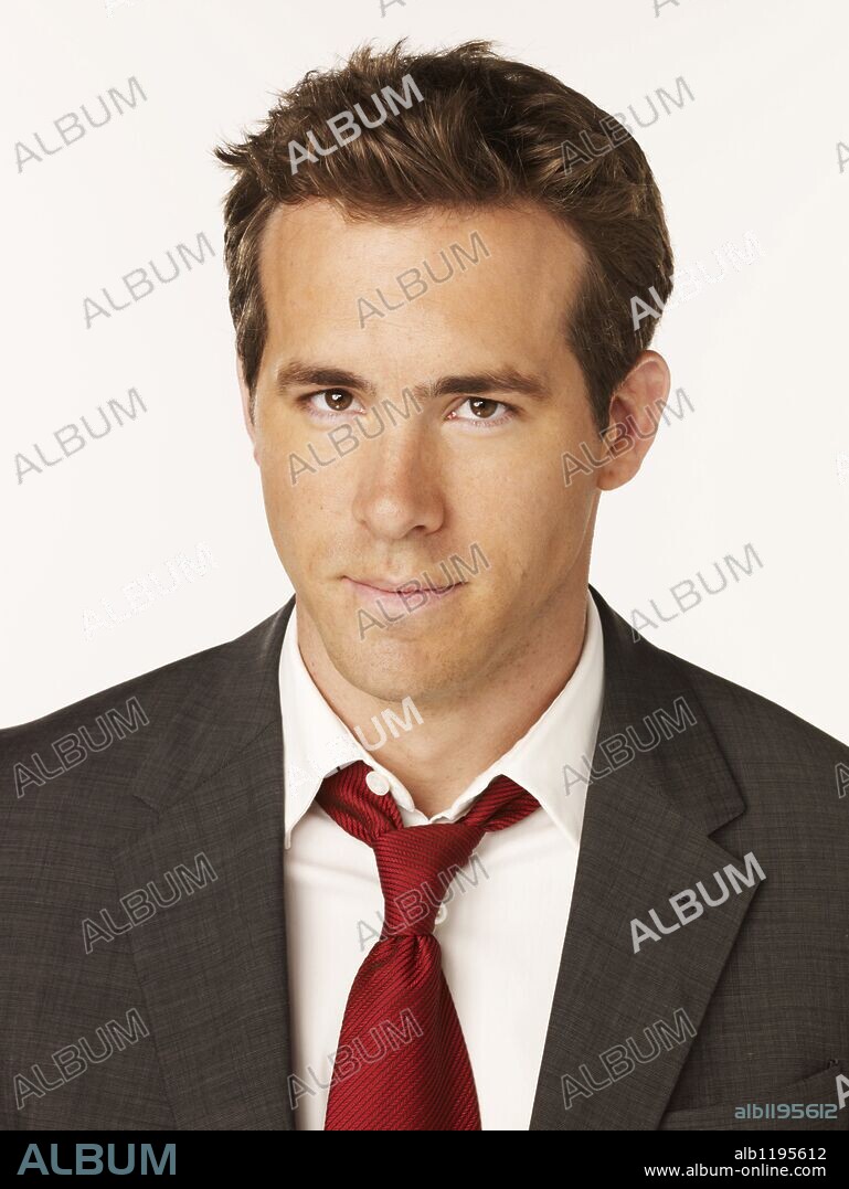 RYAN REYNOLDS in THE PROPOSAL, 2009, directed by ANNE FLETCHER. Copyright MANDEVILLE FILMS/ TOUCHSTONE PICTURES.