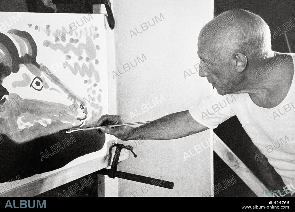 PABLO PICASSO. Pablo Ruiz Picasso (1881-1973). Escena del reportaje El Misterio Picasso, 1956, dirigido por Henri-George Clouzot.