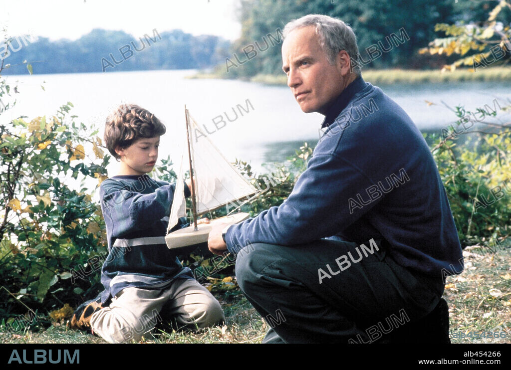 BEN FAULKNER y RICHARD DREYFUSS en UN TESTIGO EN SILENCIO, 1994 (SILENT FALL), dirigida por BRUCE BERESFORD. Copyright MORGAN CREEK/WARNER BROS / O'NEAL, JANE.