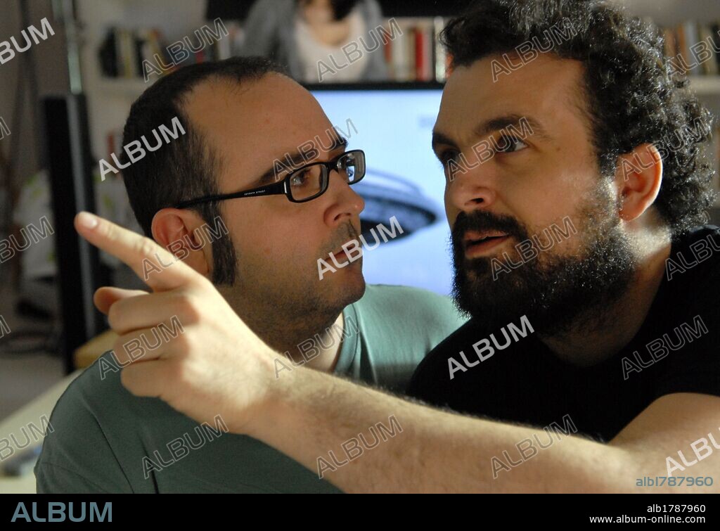 CARLOS ARECES y NACHO VIGALONDO en EXTRATERRESTRE, 2011, dirigida por NACHO VIGALONDO. Copyright ARSENICO PRODUCCIONES.