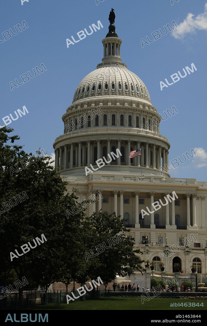 United States. Washington D.C. United States Capitol. Built by William Thornton and continued by Charles Bulfinch and Benjamin Henry Latrobe. The dome (1854-1865) is by Thomas U. Walte.