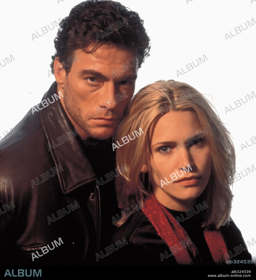 JEAN-CLAUDE VAN DAMME and NATASHA HENSTRIDGE in MAXIMUM RISK, 1996, directed by RINGO LAM. Copyright COLUMBIA PICTURES / CROMB, LEE.