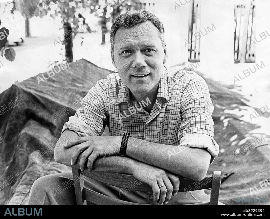 ARKIV 196806.. Olof Thunberg, skådespelare och regissör.. Foto: Bo-Aje Mellin / SVT / Kod: 5600. Bild publ. i RiR 28/68 och RiR 40/70.. Reportage publ. i RiR 28/68 inför ett radioprogram.. RiR 19066 sv/v   . Mapp: Thunberg, Olof.