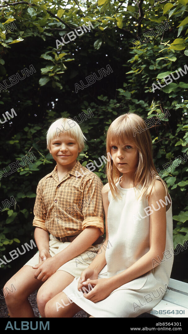 1972-06-16. DEN VITA STENEN TV-serie i tretton delar av Gunnel Linde i regi av Göran Graffman. Sänt första gången 1973-10-06. Foto: Bertil S-son Åberg / RiR / SVT / Kod: 5600 RiR 20556 färg Bersåer persons: ULF HASSELTORP;JULIA HEDE sites: SVERIGE.