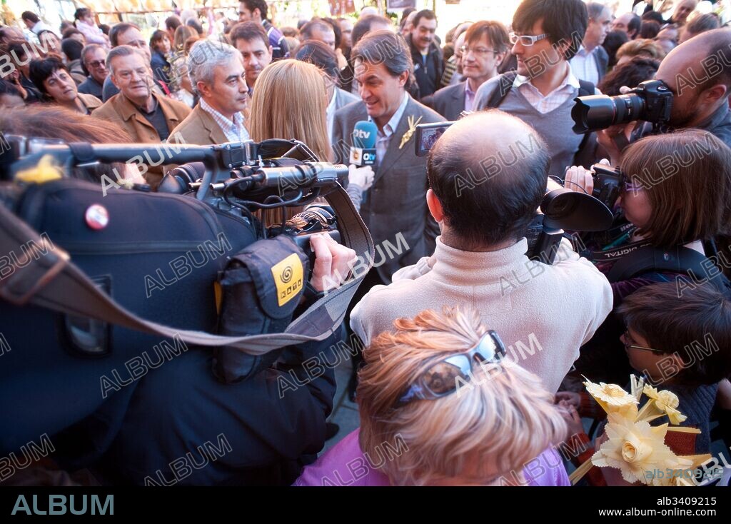 "Artur Mas en el mercado del ram", Vic, Barcelona, Cataluña.