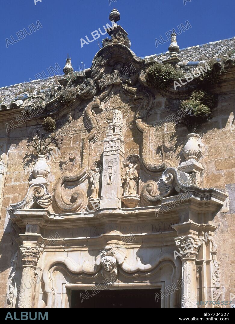 REMATE DE LA FACHADA DE LA CILLA DEL CABILDO- S XVIII.