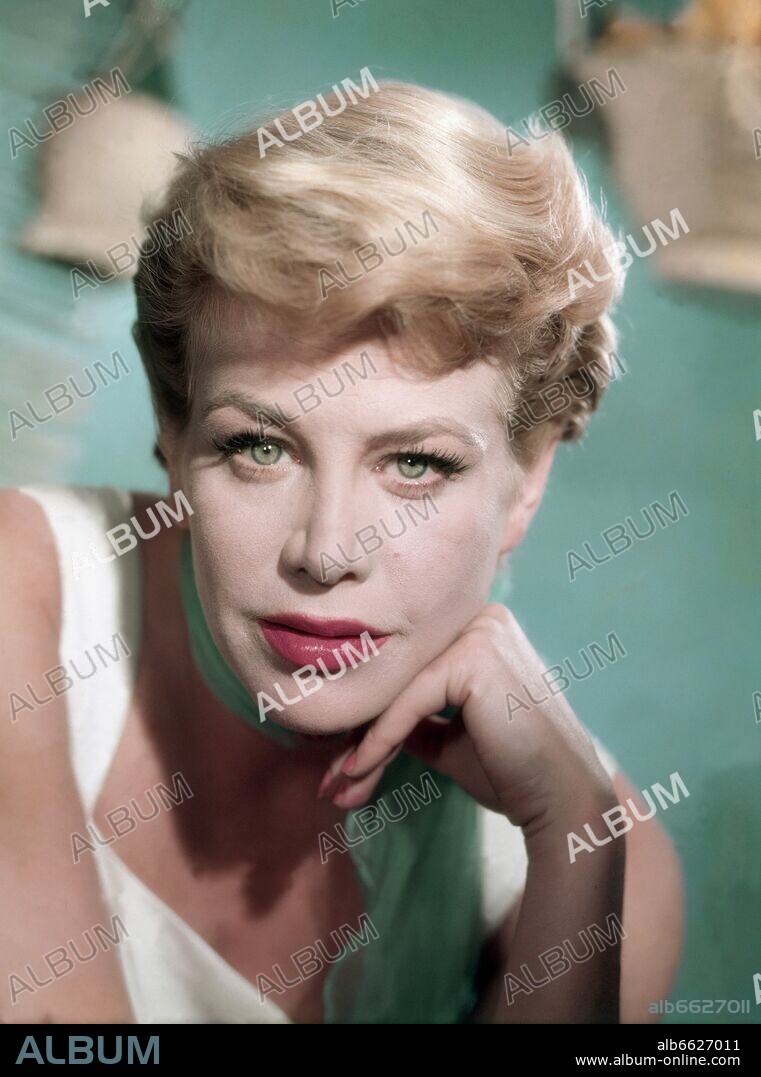 Portrait of singer and actress Hildegard Knef, photographed in the 1950s.