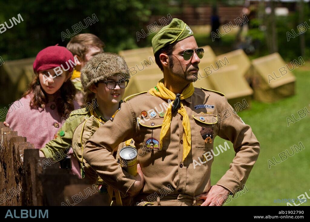 JARED GILMAN, JASON SCHWARTZMAN and KARA HAYWARD in MOONRISE KINGDOM, 2012, directed by WES ANDERSON. Copyright INDIAN PAINTBRUSH.