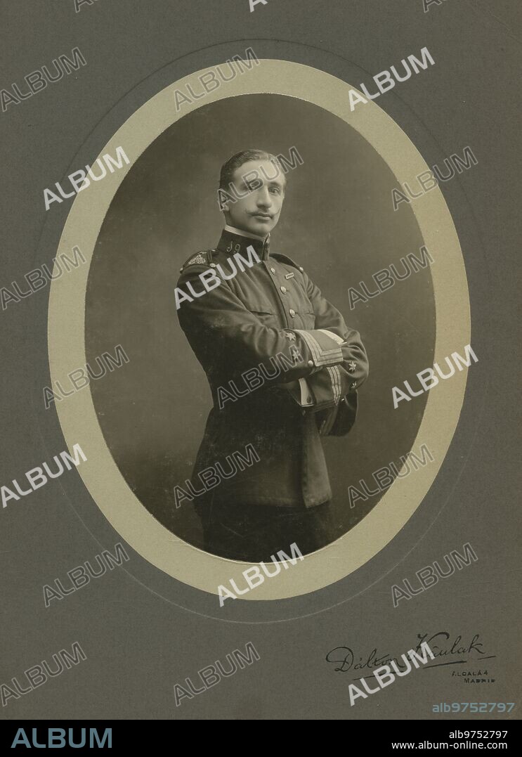 Francisco de Borbón y de la Torre (1882-1953), duque consorte de Sevilla por el matrimonio con su prima Enriqueta de Borbón y Parade.