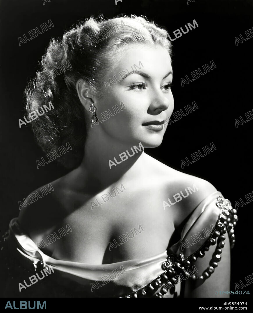 MITZI GAYNOR in THE I DON'T CARE GIRL, 1953, directed by LLOYD BACON. Copyright 20TH CENTURY FOX.