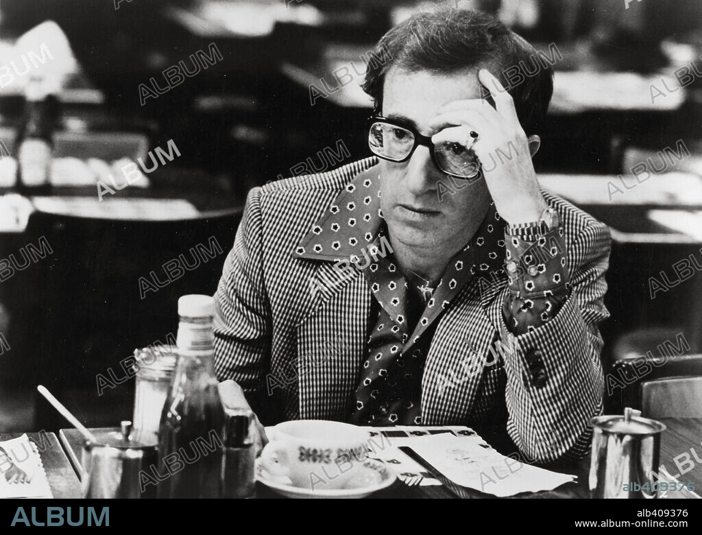 WOODY ALLEN in BROADWAY DANNY ROSE, 1984, directed by WOODY ALLEN. Copyright ORION PICTURES.