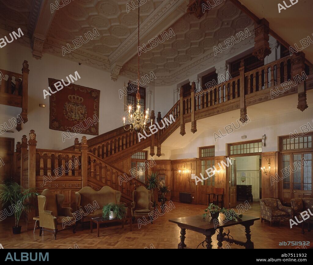 JAVIER GONZALEZ DE RIANCHO / GONZALO BRINGAS VEGA. INTERIOR-HALL PRINCIPAL CON ESCALERA-1908/12.