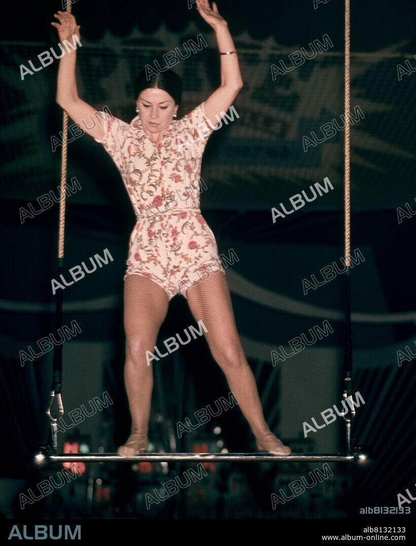 PINITO DEL ORO SOBRE EL TRAPECIO - FOTO AÑOS 60.