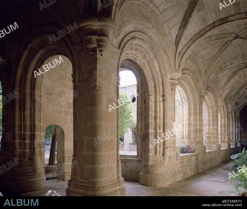 PEDRO LARREA-ARQUITECTO DEL SIGLO XVI. GALERIA INFERIOR DEL CLAUSTRO DEL CONVENTO DE SAN BENITO DE ALCANTARA - SIGLO XVI.
