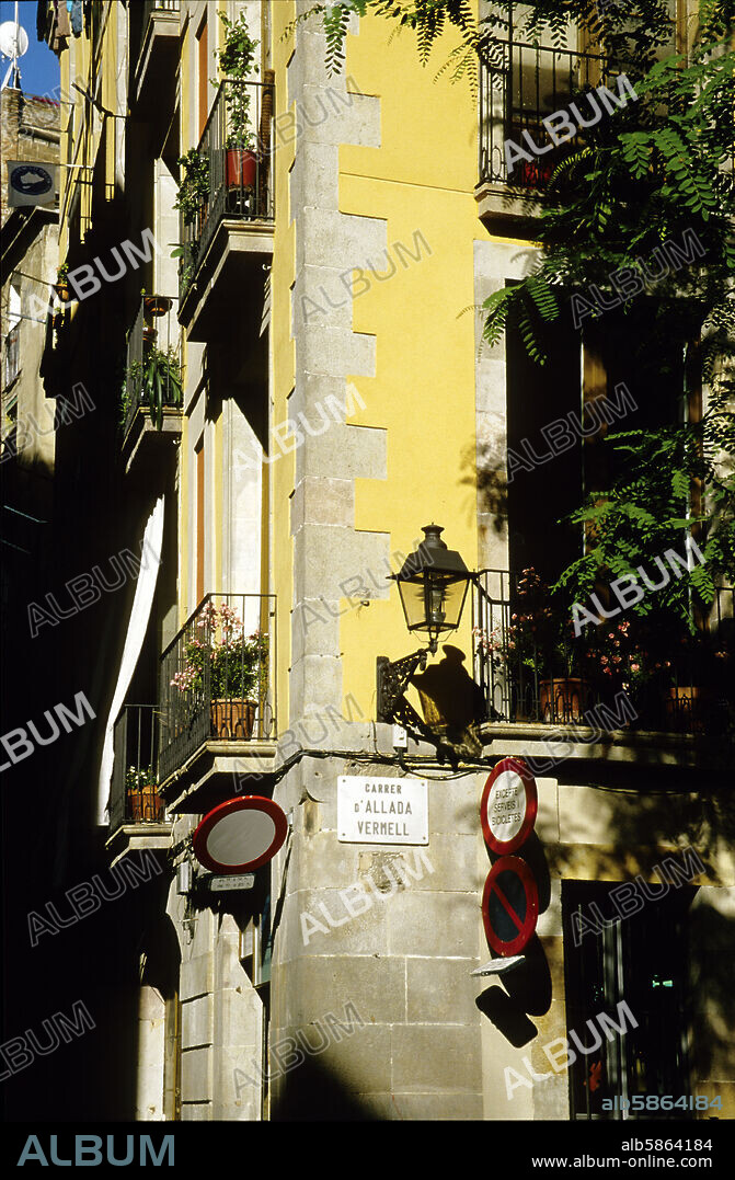Barrio de El Bor(e); calles de Allada Vermell y Assaonadors, ciudad/casco viejo.