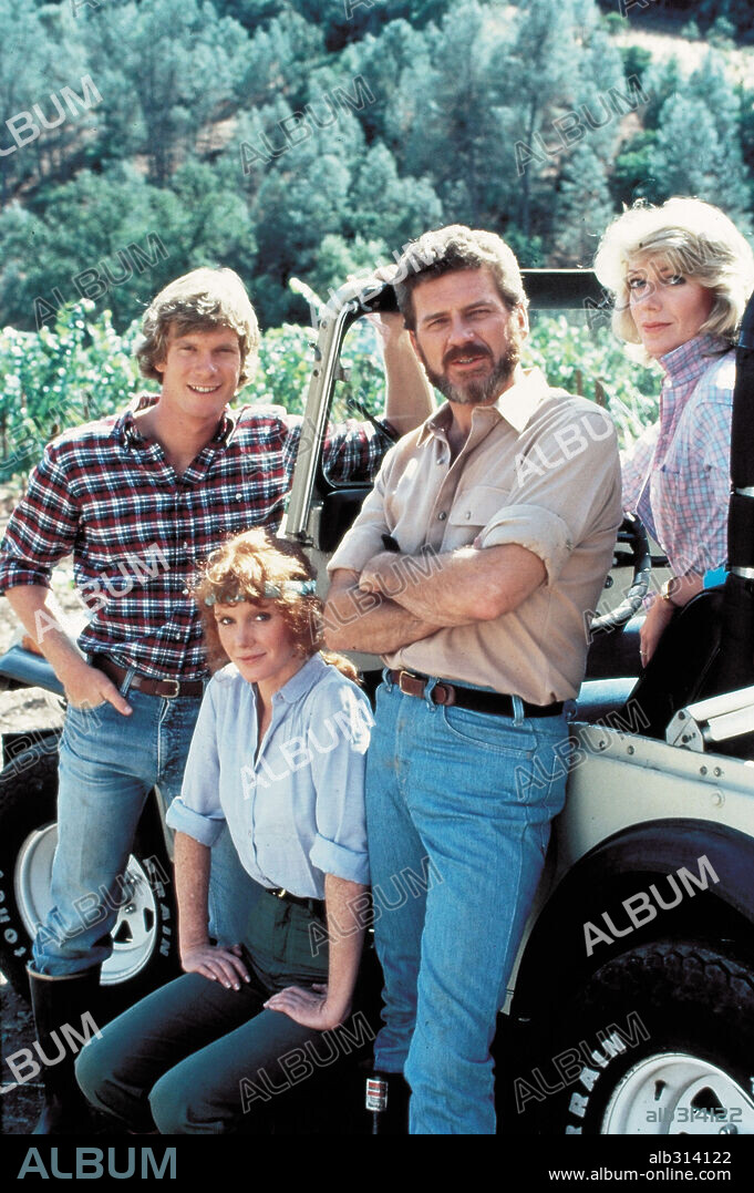 JAMIE ROSE, ROBERT FOXWORTH, SUSAN SULLIVAN y WILLIAM R. MOSES en FALCON CREST, 1981, dirigida por JEROME COURTLAND, PHILIP LEACOCK, REZA S. BADIYI y ROBERT FOXWORTH. Copyright LORIMAR TV.