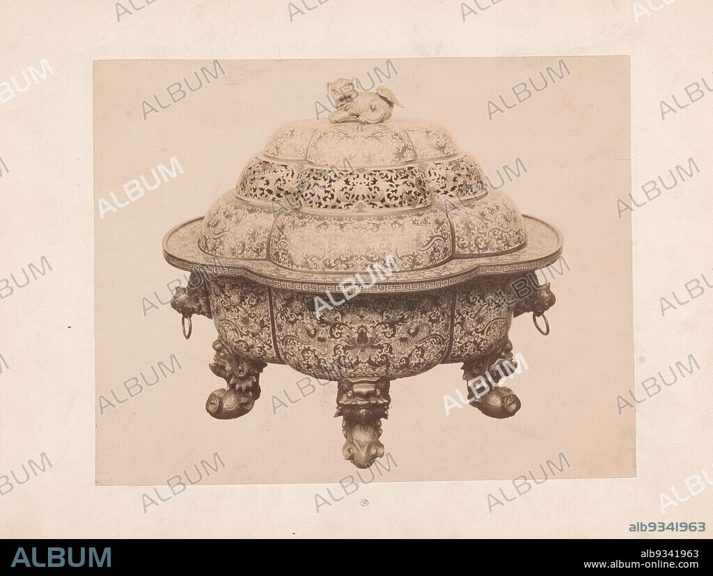 Pot with openwork lid decorated in with Asian motifs, plant motif and a dragon on the lid, anonymous, c. 1875 - c. 1900, cardboard, albumen print, height 175 mm × width 222 mm.