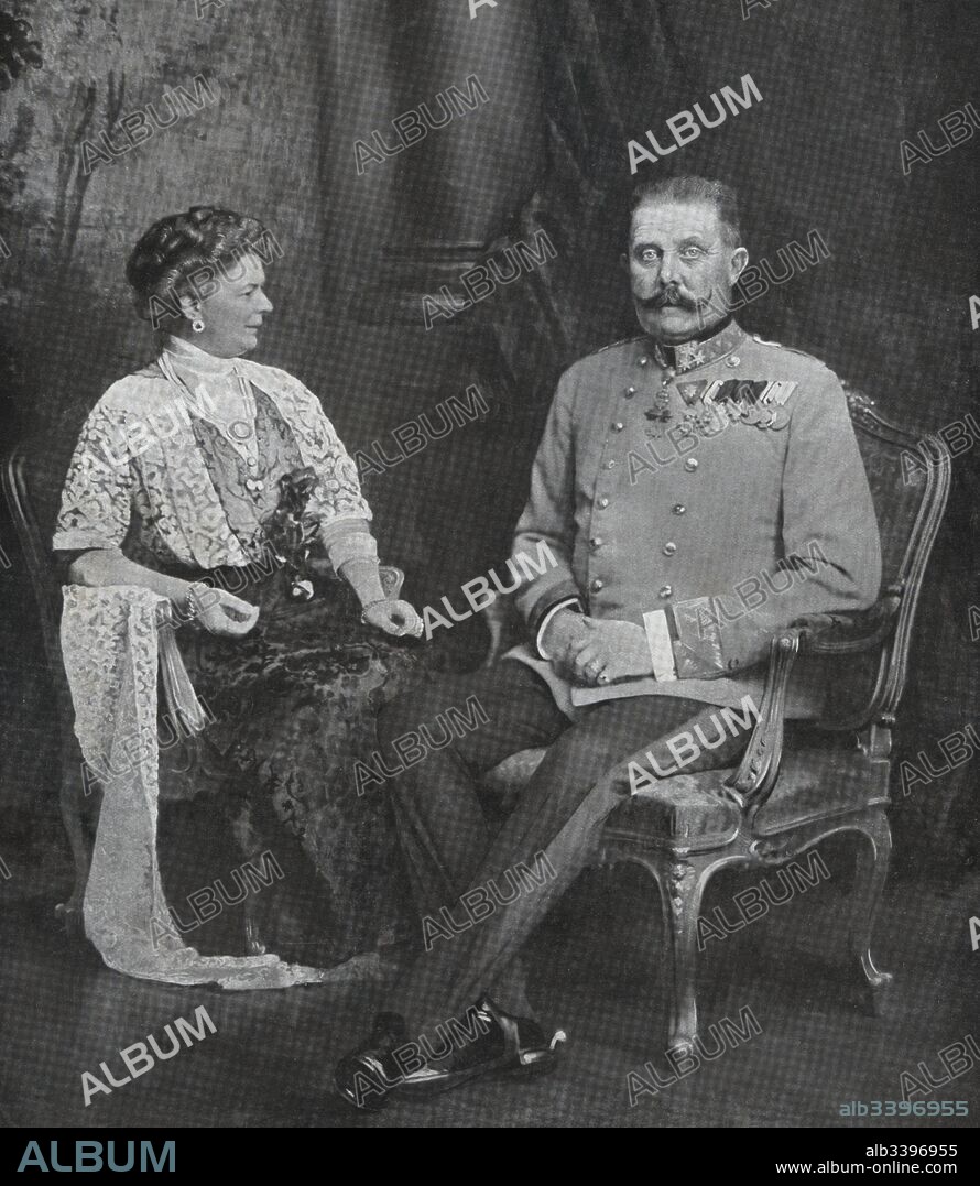 Francisco Fernando de Austria (1863-1914), y su esposa Sofia Chotek von Chotkowa (1863-1914), archiduques de Austria. Su asesinato en Sarajevo el 28 de junio de 1914 provocó el inicio de la primera guerra mundial.Grabado de 1923.