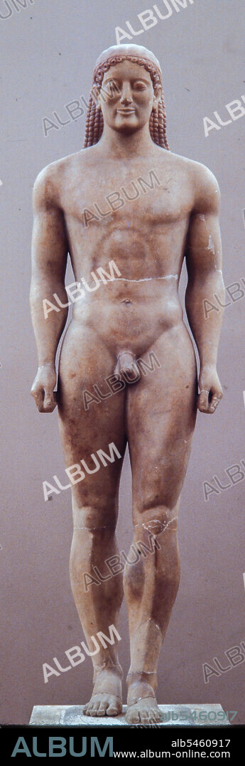 Kuros de Anavyssos, mármol, 525 a. C. Museo Arqueológico Nacional de Atenas.
