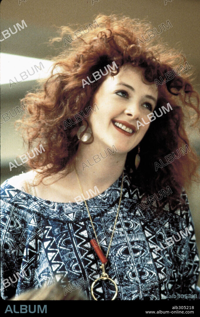 JOAN CUSACK in BROADCAST NEWS, 1987, directed by JAMES L. BROOKS. Copyright 20TH CENTURY FOX / HAYES, KERRY.