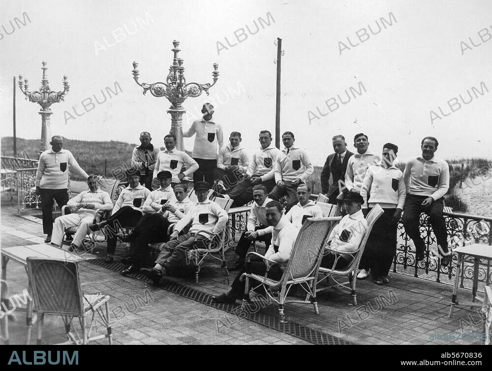Sport / Olympische Spiele. 9. Olympischen Spiele, Amsterdam, 1928: Die deutsche Fußballmannschaft in ihrem Standquartier in Zandvoort. Foto.