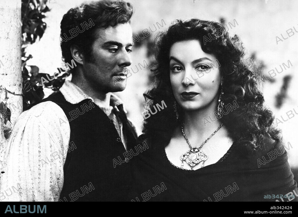 MARIA FELIX and MASSIMO SERATO in TRAGIC SPELL, 1951 (INCANTESIMO TRAGICO), directed by MARIO SEQUI. Copyright EPIC FILS/SUEVIA FILS/CESAREO GONZALEZ.