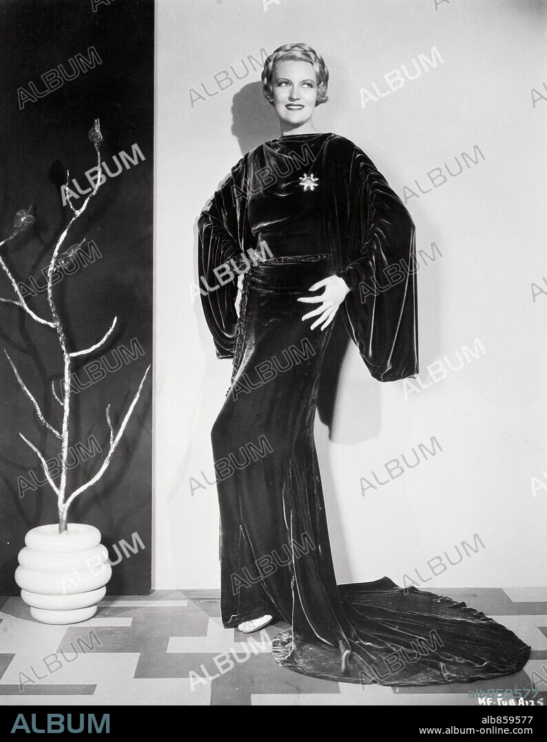 EL ALTAR DE LA MODA, 1934 (FASHIONS OF 1934), dirigida por WILHELM DIETERLE. Copyright WARNER BROTHERS.