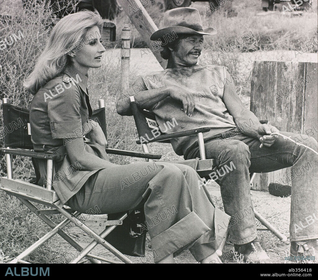 CHARLES BRONSON en CABALLOS SALVAJES, 1973 (VALDEZ, IL MEZZOSANGUE), dirigida por DUILIO COLETTI y JOHN STURGES.