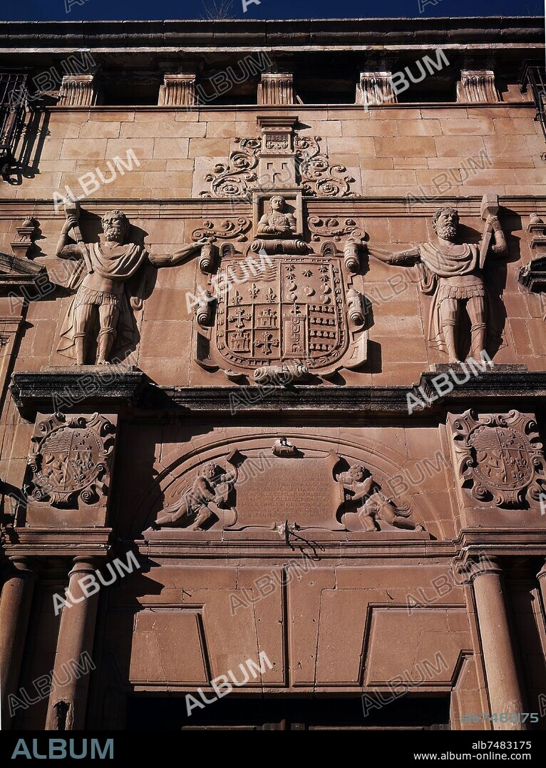 PALACIO DE LOS CONDES DE GOMARA-ESCUDO.