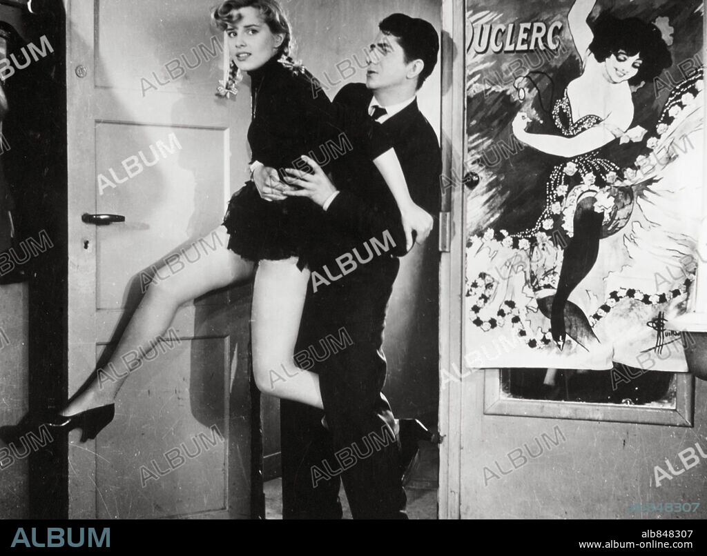 DANIEL GELIN et DANIELLE DARRIEUX dans ADORABLES CRÉATURES, 1952, réalisé par CHRISTIAN-JAQUE. Copyright JACQUES ROITFELD.