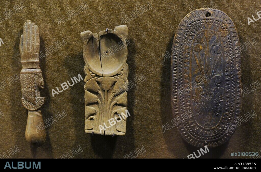 ARTE EGIPCIO. EGIPTO. Artículos de tocador realizados en madera. Imperio Nuevo (Siglos XVI-XI a. C). The State Hermitage Museum. San Petersburgo. Rusia.