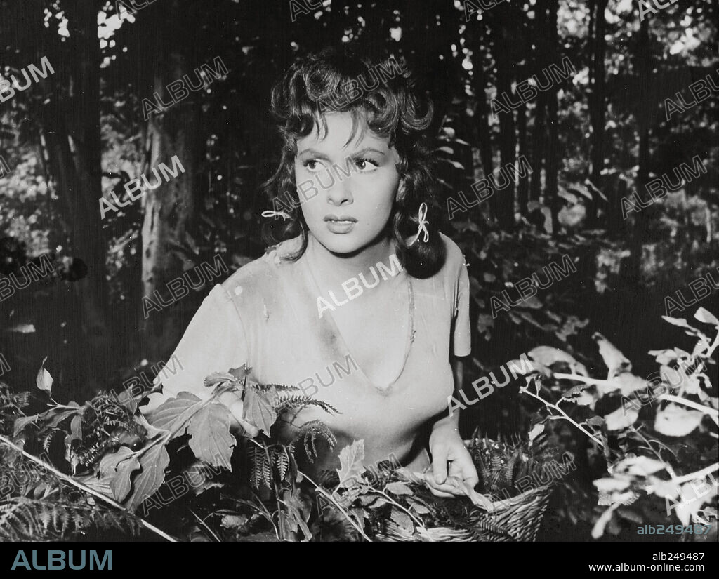 GINA LOLLOBRIGIDA in BREAD, LOVE AND DREAMS, 1953 (PANE, AMORE E FANTASIA), directed by LUIGI COMENCINI. Copyright TITANUS.