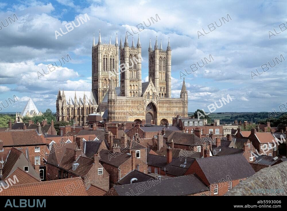 Lincoln, Kathedrale, Blick von Westen © Florian Monheim 6 × 9 cm.