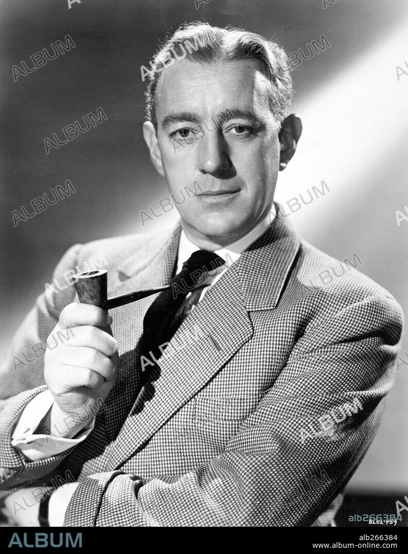 ALEC GUINNESS in THE CAPTAIN'S PARADISE, 1953, directed by ANTHONY KIMMINS. Copyright LONDON FILMS.