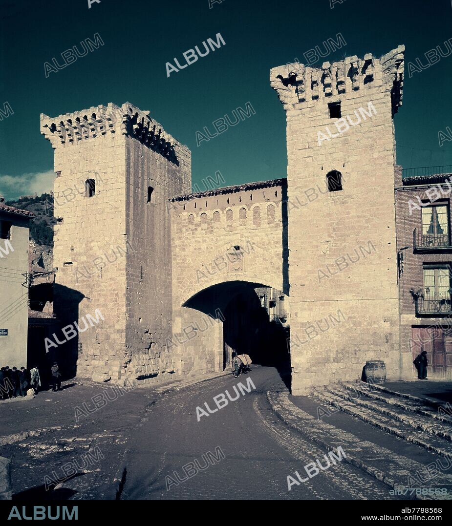 PUERTA BAJA DE LAS MURALLAS DE DAROCA - SIGLO XV - FOTO DE LOS AÑOS 60.